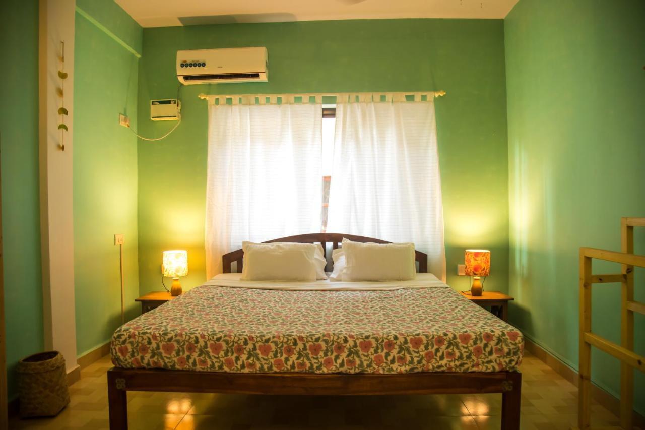 Hotel Coco Moon à Morjim Extérieur photo